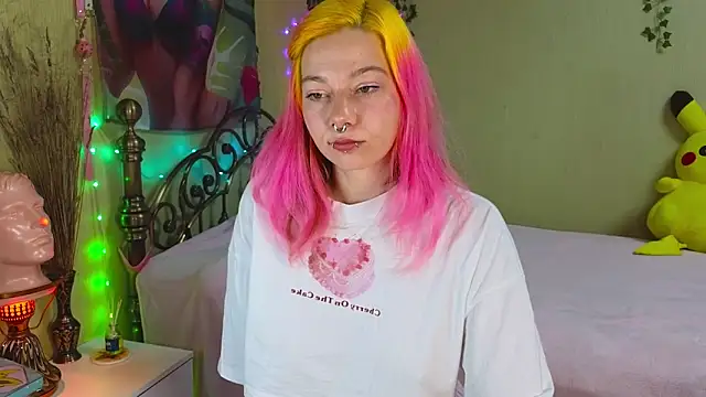 Snapshot of Sansarella chatting on December 15, 2025, 1:06 pm Sansarella online show from December 15, 2025, 1:06 pm