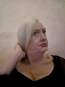 Snapshot of Julia20X chatting on April 14, 2026, 3:50 pm Julia20X online show from April 14, 2026, 3:50 pm