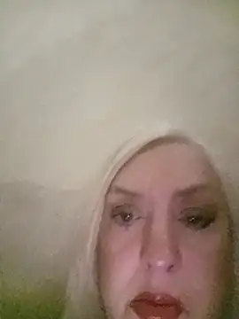 Snapshot of Julia20X chatting on April 11, 2026, 7:39 pm Julia20X online show from April 11, 2026, 7:39 pm