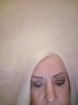 Snapshot of Julia20X chatting on April 9, 2026, 12:00 pm Julia20X online show from April 9, 2026, 12:00 pm