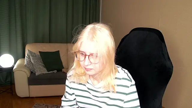 Lily Spark  online show from May 29, 2026, 1:33 am