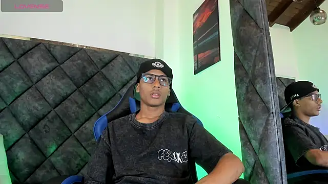 Snapshot of LiamKron chatting on July 11, 2026, 10:59 am LiamKron online show from July 11, 2026, 10:59 am