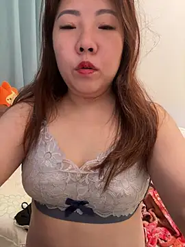 yhan1314 online show from April 11, 2026, 6:43 am