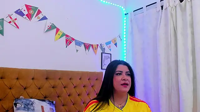 Snapshot of Katty_West chatting on June 27, 2026, 7:42 pm Katty West online show from June 27, 2026, 7:42 pm