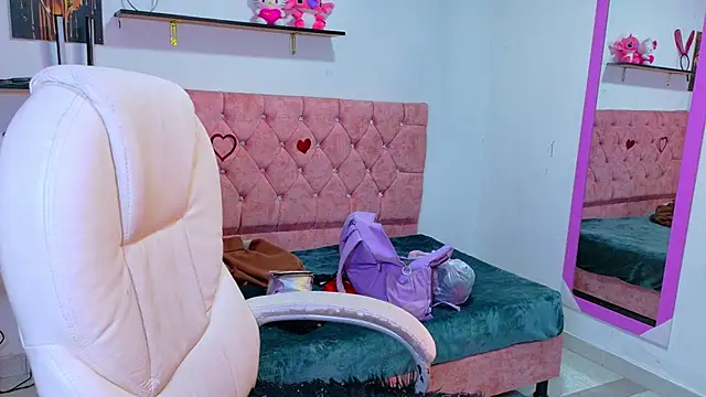 VelinaHoney online show from August 1, 2026, 12:36 pm