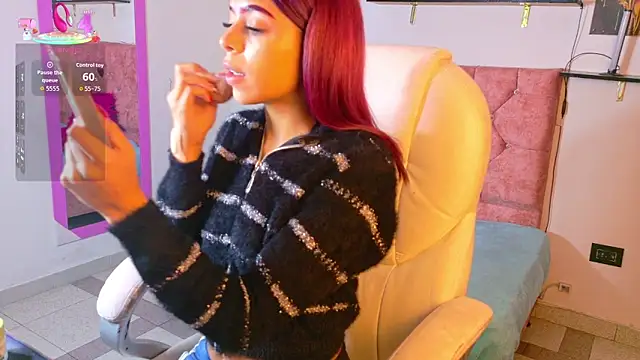 VelinaHoney online show from June 12, 2026, 12:58 pm