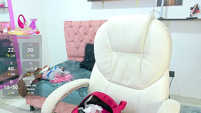 VelinaHoney online show from June 17, 2026, 12:48 pm