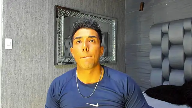 Snapshot of alangreek1 chatting on April 16, 2026, 11:07 pm alangreek1 online show from April 16, 2026, 11:07 pm