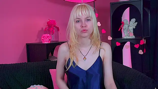 Snapshot of HannahHollis chatting on July 18, 2026, 6:11 am HannahHollis online show from July 18, 2026, 6:11 am