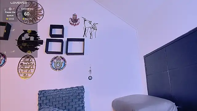 Snapshot of LunaBaxter_ chatting on June 9, 2026, 12:28 pm LunaBaxter online show from June 9, 2026, 12:28 pm