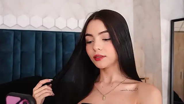 NicoleeNash online show from May 25, 2026, 4:45 am