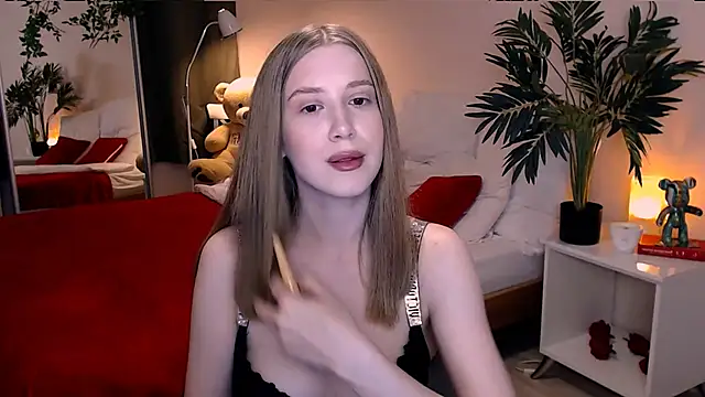 Snapshot of cheeky_chick chatting on July 12, 2026, 8:31 pm cheeky chick online show from July 12, 2026, 8:31 pm