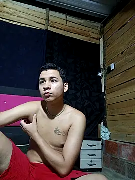 Emyli Liamx online show from April 9, 2026, 10:05 pm