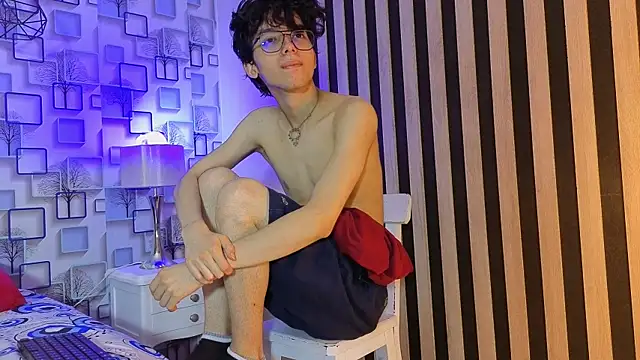 Snapshot of Twink_Sebas7 chatting on April 9, 2026, 12:11 pm Twink Sebas7 online show from April 9, 2026, 12:11 pm