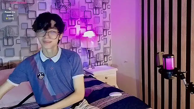 Snapshot of Twink_Sebas7 chatting on May 5, 2026, 12:19 pm Twink Sebas7 online show from May 5, 2026, 12:19 pm