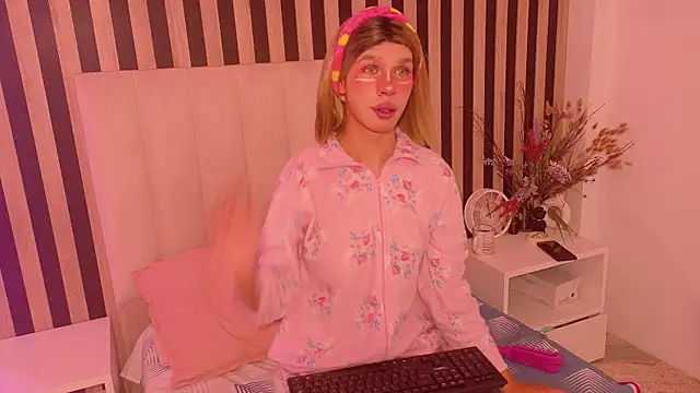 Snapshot of Nano_Kawaii chatting on July 18, 2026, 12:47 pm Nano Kawaii online show from July 18, 2026, 12:47 pm