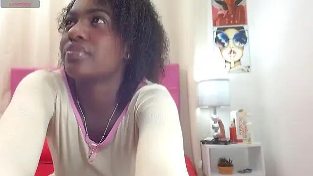 Cassandra Hunt online show from April 22, 2026, 1:18 pm