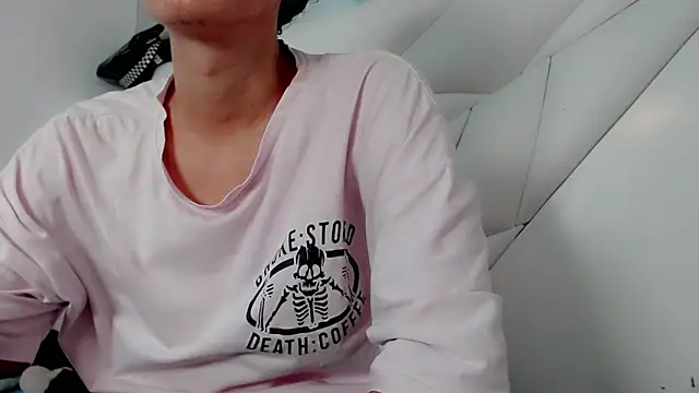 Snapshot of Shirowitheb chatting on April 10, 2026, 1:07 pm Shirowitheb online show from April 10, 2026, 1:07 pm