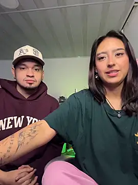 hotlatinocouple   online show from April 17, 2026, 6:49 am