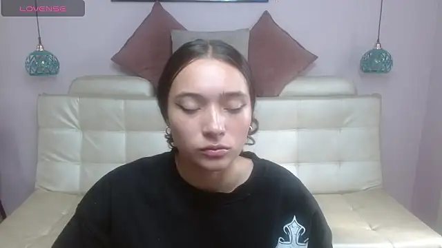 Snapshot of Marianne_Cam chatting on April 20, 2026, 1:45 pm Marianne Cam online show from April 20, 2026, 1:45 pm