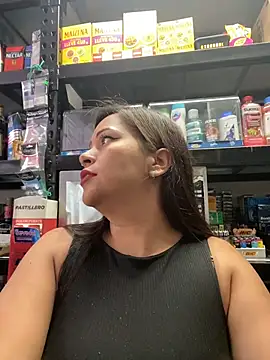 Snapshot of MIA_ROSSEEE chatting on June 5, 2026, 7:52 pm MIA ROSSEEE online show from June 5, 2026, 7:52 pm