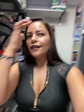 MIA ROSSEEE online show from April 25, 2026, 1:14 pm