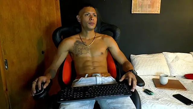 nicolas valmont online show from July 28, 2026, 8:01 pm