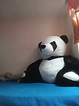 SweetJeii online show from July 8, 2026, 9:04 pm