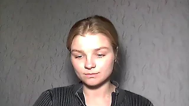 Snapshot of ElizaCrowe chatting on April 13, 2026, 4:00 pm ElizaCrowe online show from April 13, 2026, 4:00 pm