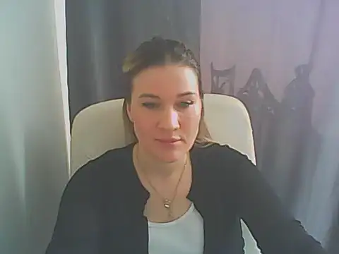 Snapshot of Helly_nanci chatting on April 10, 2026, 7:04 am Helly nanci online show from April 10, 2026, 7:04 am