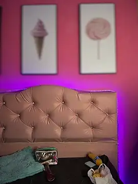 Snapshot of Tessa_LS chatting on April 10, 2026, 1:40 pm Tessa LS online show from April 10, 2026, 1:40 pm