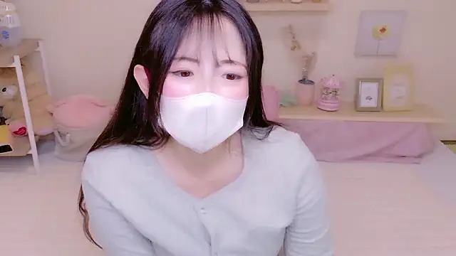 Satomi nn online show from May 27, 2026, 12:31 am