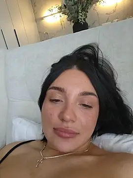 LucyHotty  online show from April 13, 2026, 10:08 am