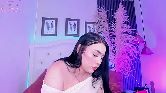 Snapshot of kitty_bluuee chatting on June 14, 2026, 3:19 am kitty bluuee online show from June 14, 2026, 3:19 am
