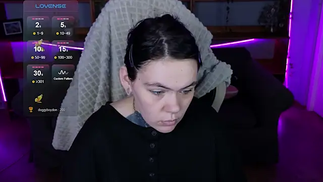 Snapshot of QwertyAnnie_Lbo chatting on April 9, 2026, 11:16 am QwertyAnnie Lbo online show from April 9, 2026, 11:16 am