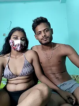 Snapshot of Hot-Couple4 chatting on May 7, 2026, 8:01 pm Hot-Couple4 online show from May 7, 2026, 8:01 pm