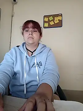 AliceScoot  online show from May 8, 2026, 5:39 pm
