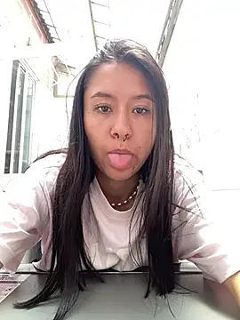 chloe-disire online show from June 3, 2026, 5:17 pm