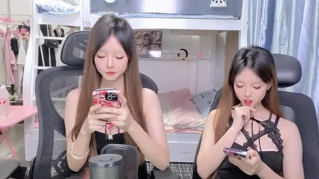 Snapshot of xiaoqiao-daqiao chatting on May 5, 2026, 6:33 pm xiaoqiao-daqiao online show from May 5, 2026, 6:33 pm