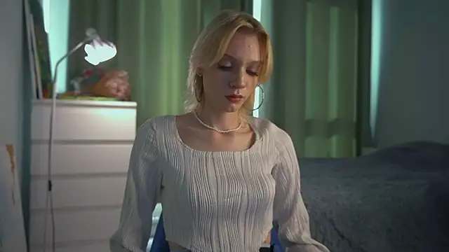 GildaThurgood online show from April 14, 2026, 4:06 am