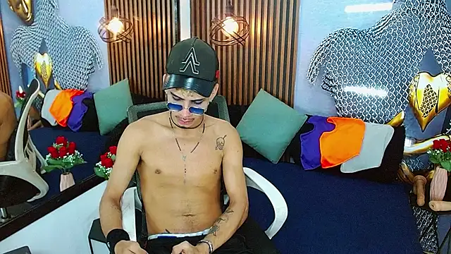 Skinny cute Alyer online show from May 31, 2026, 2:17 am