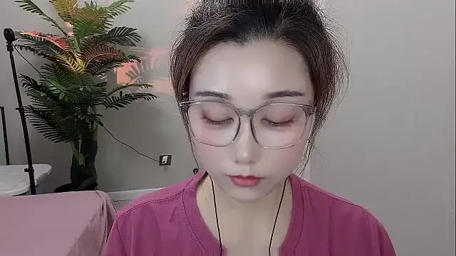 Yunxi- online show from April 18, 2026, 1:35 pm