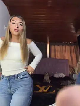 Snapshot of BarbieBoss__ chatting on April 9, 2026, 7:31 pm BarbieBoss online show from April 9, 2026, 7:31 pm