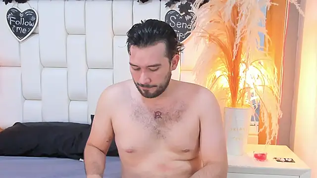 Snapshot of AdrianSith chatting on April 10, 2026, 11:34 pm AdrianSith online show from April 10, 2026, 11:34 pm