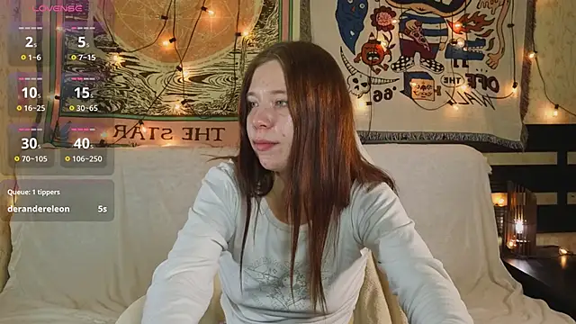 BlueberryMilMil online show from April 19, 2026, 9:39 pm