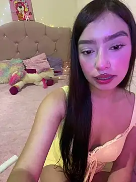 Snapshot of Miakittyyy chatting on April 22, 2026, 2:13 pm Miakittyyy online show from April 22, 2026, 2:13 pm