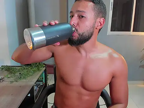 Snapshot of Juan_Calix chatting on April 14, 2026, 10:48 pm Juan Calix online show from April 14, 2026, 10:48 pm