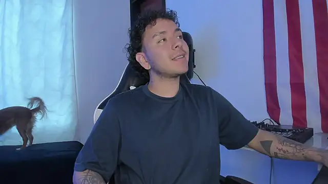 Snapshot of alexmontesco chatting on April 10, 2026, 10:17 pm alexmontesco online show from April 10, 2026, 10:17 pm