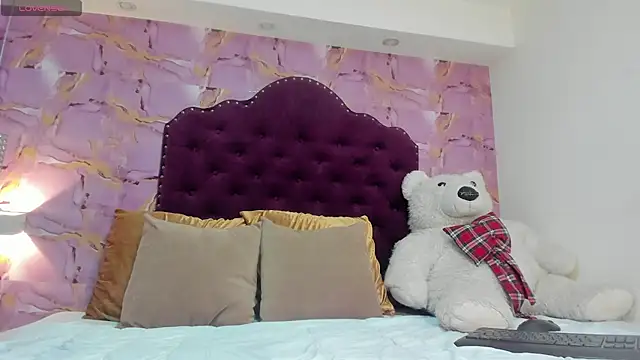 Snapshot of luna_bloomm_ chatting on July 4, 2026, 6:09 am luna bloomm online show from July 4, 2026, 6:09 am