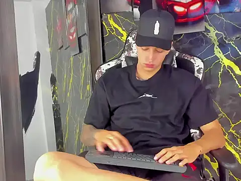 eithan boy  online show from April 19, 2026, 11:55 am